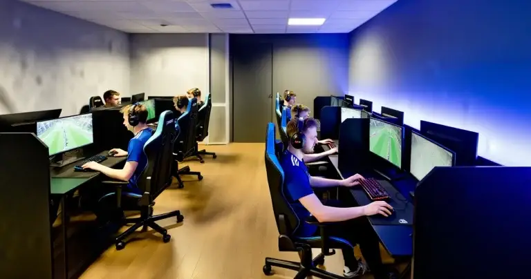 ENCE: suomalaisen e-urheiluseuran taustat ja valmennusmalli 2026